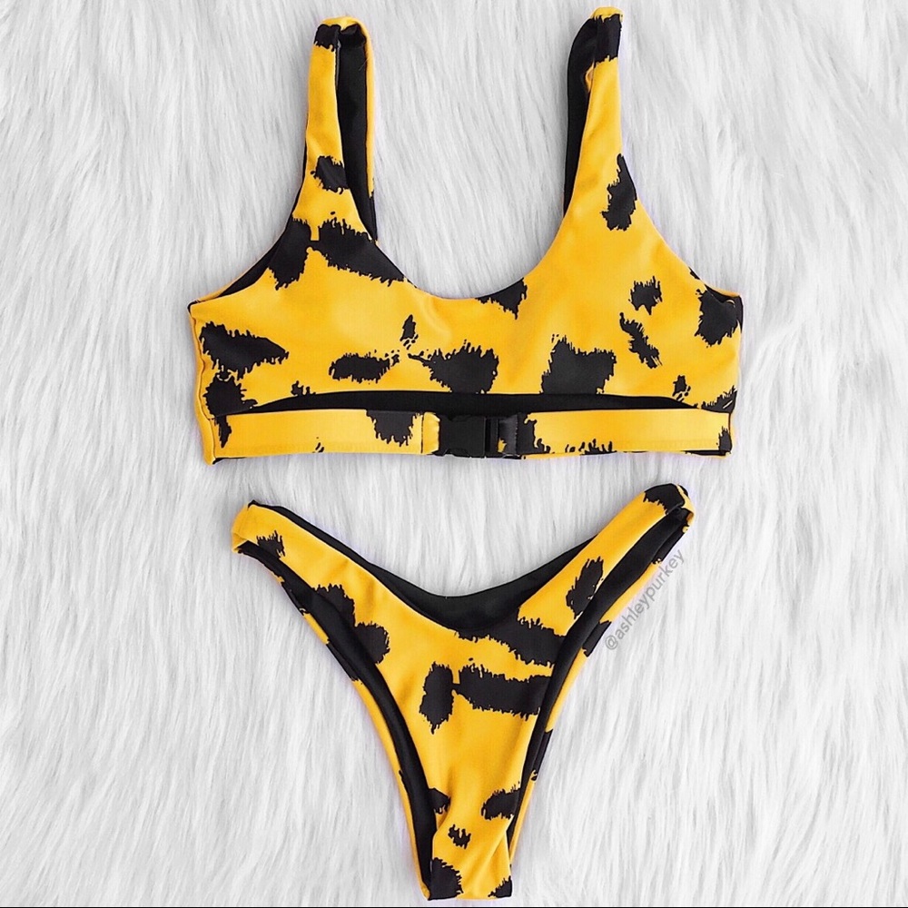 ❤️SALE❤️ Yellow spots buckle underboob bikini set